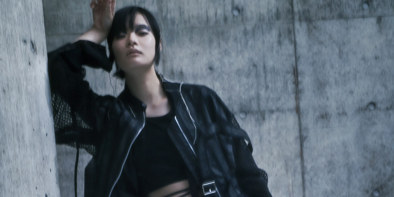 LIMI feu TOP | Yohji Yamamoto (ヨウジヤマモト) Official Site LIMI feu TOP | Yohji Yamamoto (ヨウジヤマモト) Official Site