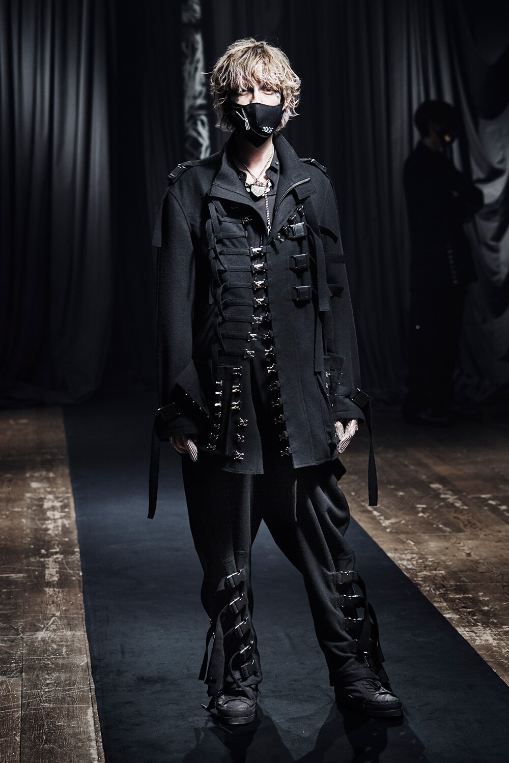 Yohji Yamamoto ヨウジヤマモト Official Site