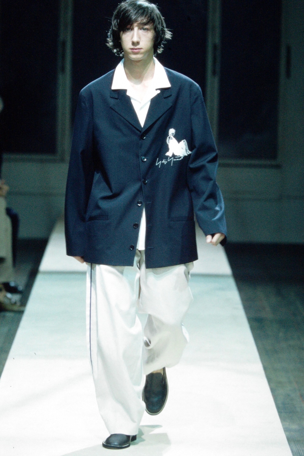 SPRING/SUMMER 2002 | Yohji Yamamoto (ヨウジヤマモト) Official Site