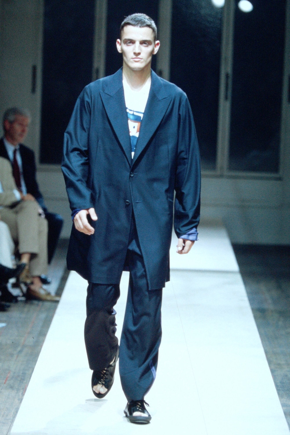 SPRING/SUMMER 2002 | Yohji Yamamoto (ヨウジヤマモト) Official Site