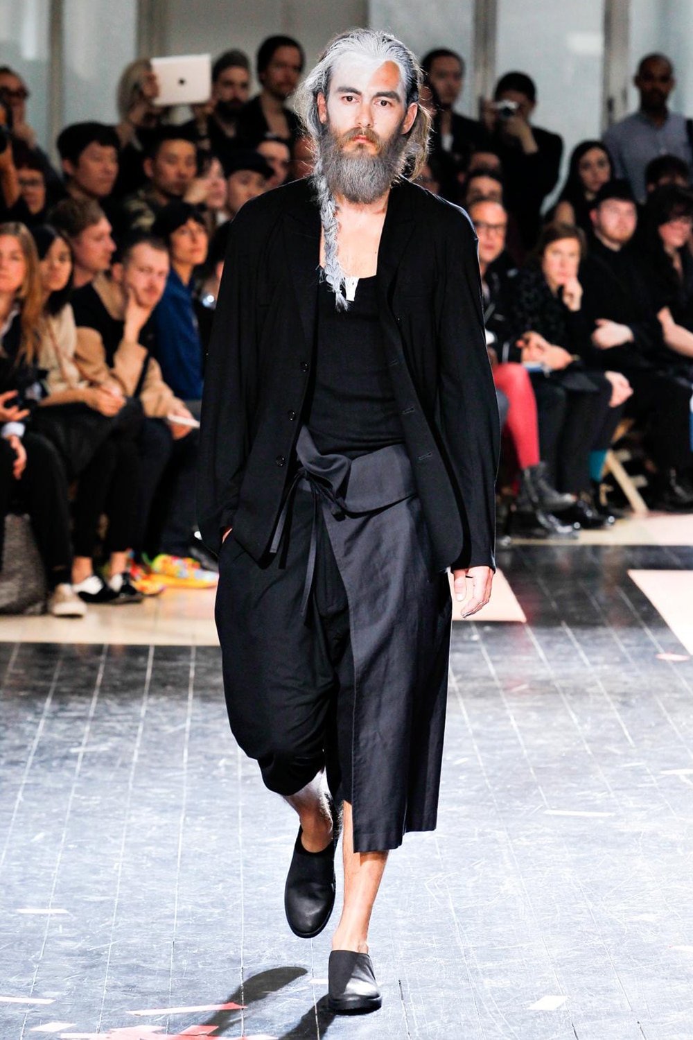 SPRING / SUMMER 2014 | Yohji Yamamoto (ヨウジヤマモト) Official Site