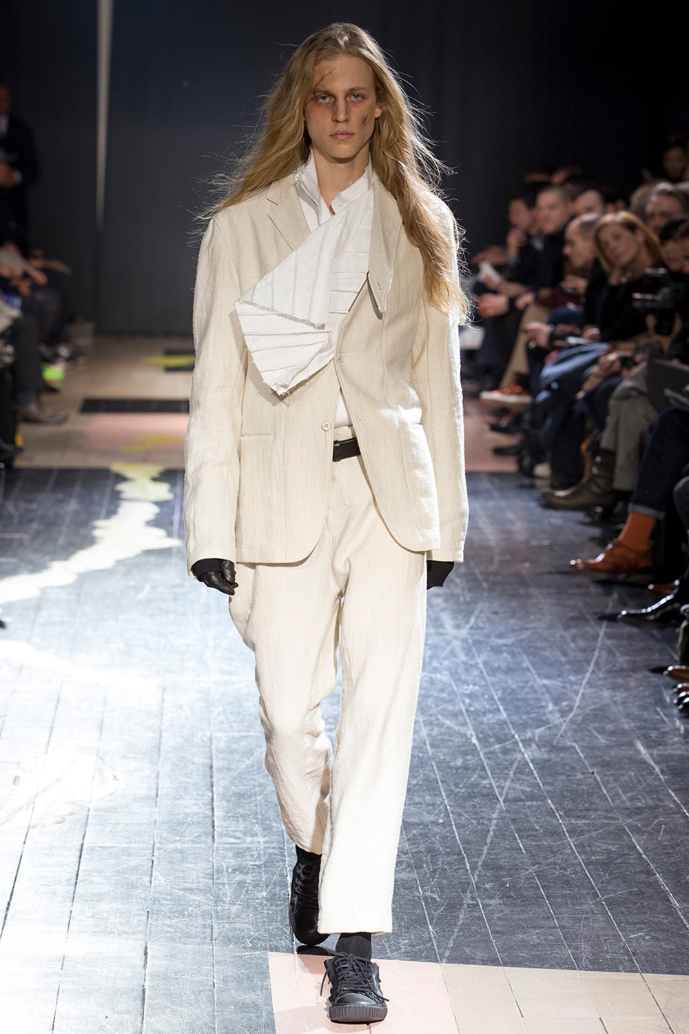 LOOK 38