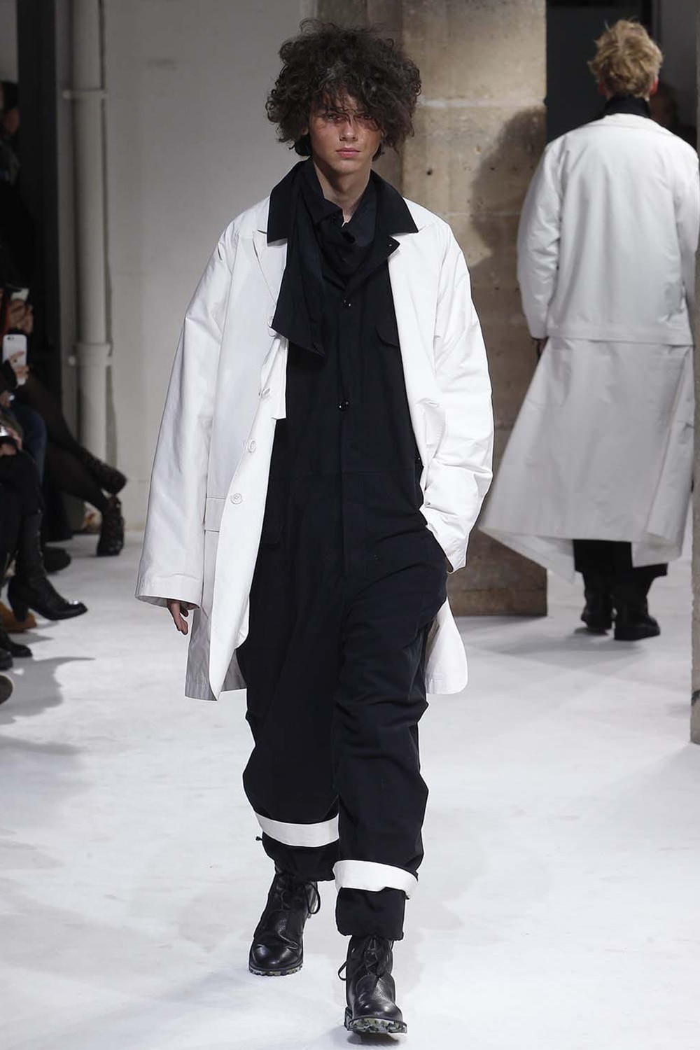 LOOK 27