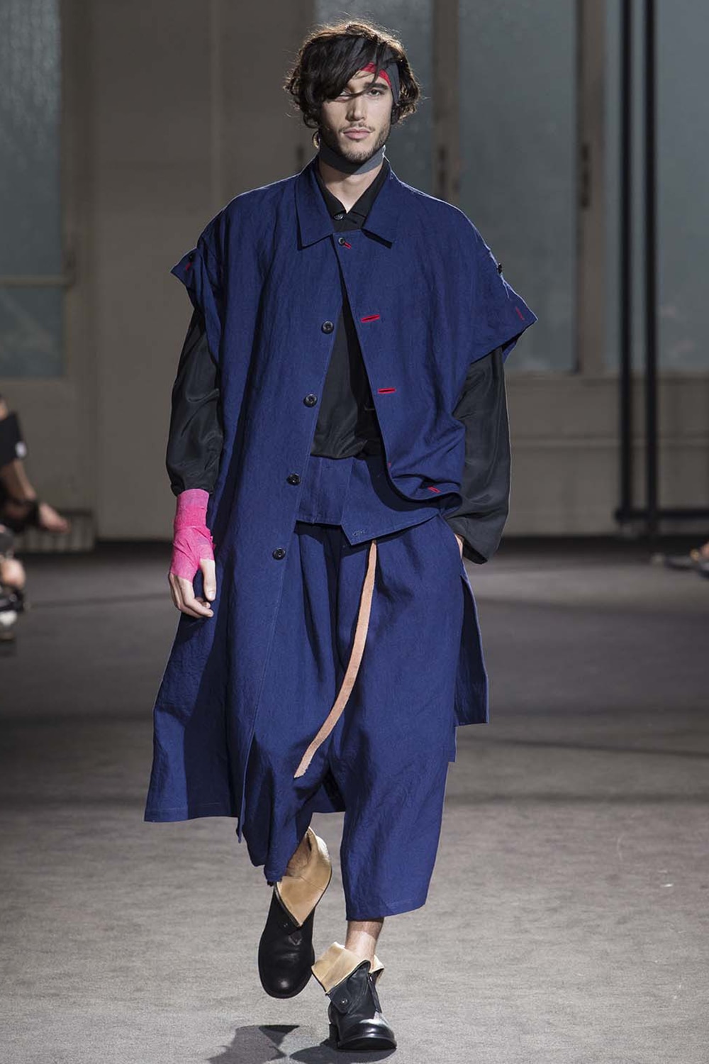 SPRING / SUMMER 2017 | Yohji Yamamoto (ヨウジヤマモト) Official Site SPRING / SUMMER 2017 | Yohji Yamamoto (ヨウジヤマモト) Official Site