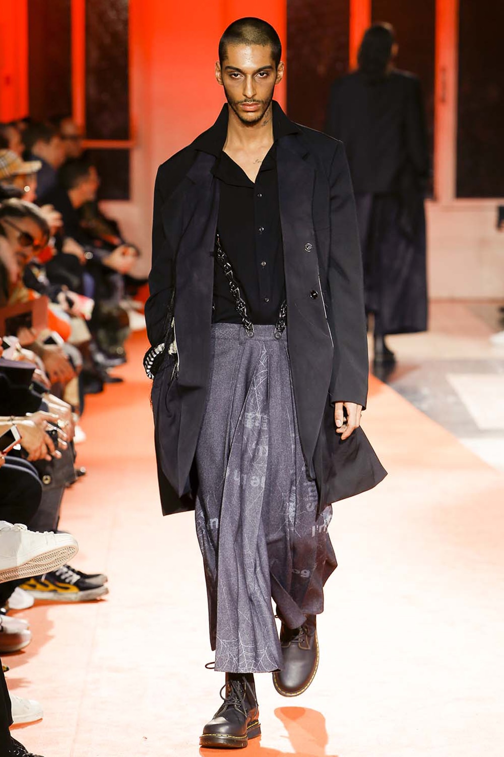 AUTUMN / WINTER 2018-19 | Yohji Yamamoto (ヨウジヤマモト) Official ...