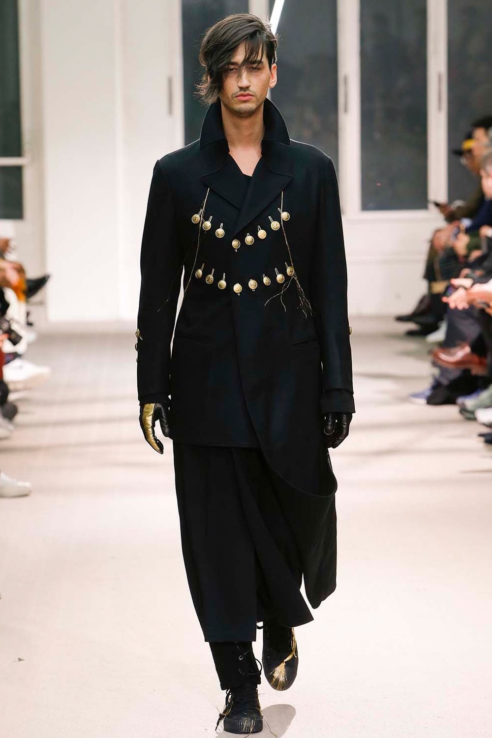 AUTUMN / WINTER 2019-20 | Yohji Yamamoto (ヨウジヤマモト) Official