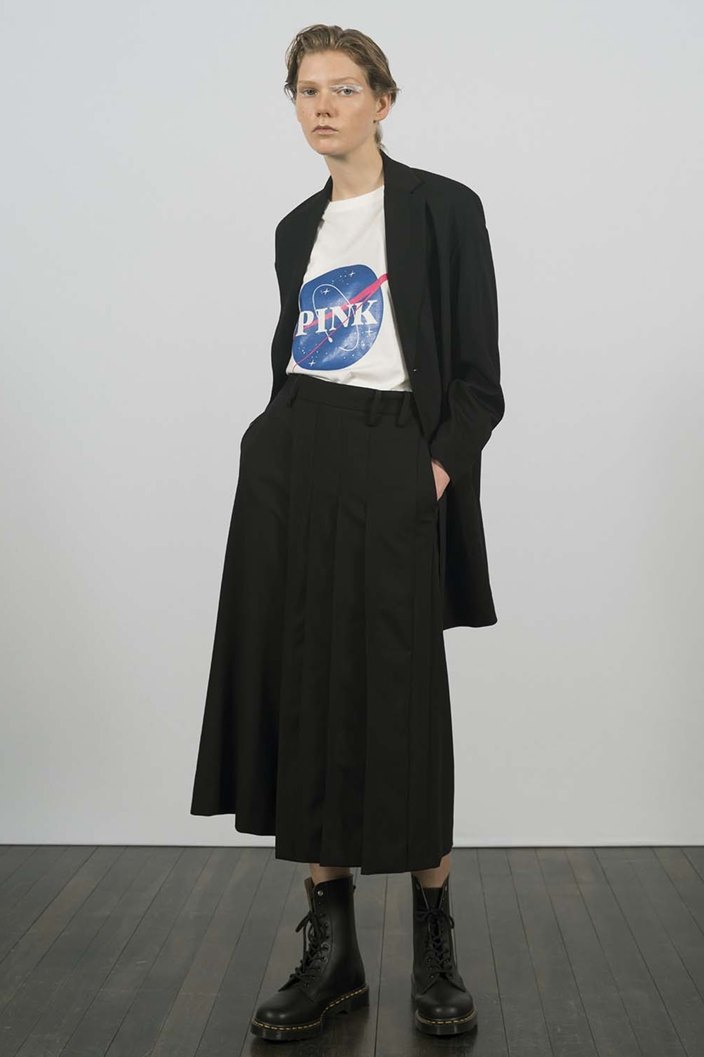LOOK 19