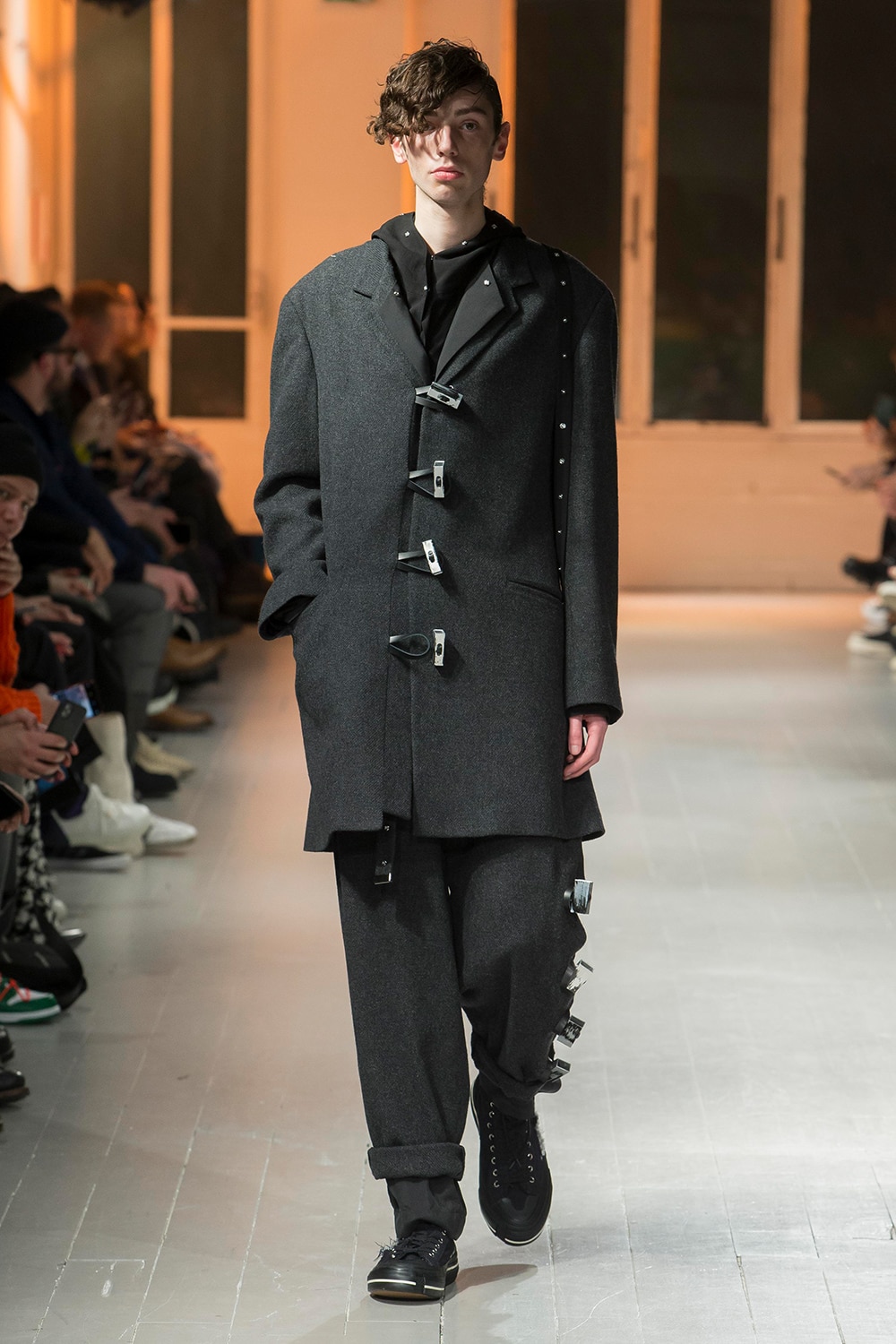 AUTUMN / WINTER 2020-21 | Yohji Yamamoto (ヨウジヤマモト) Official 