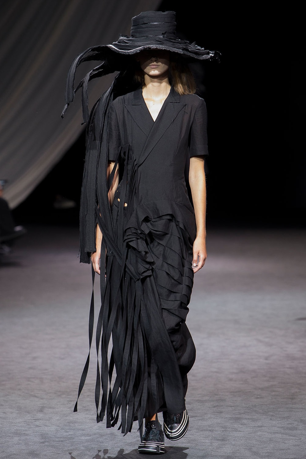 SPRING / SUMMER 2020 | Yohji Yamamoto (ヨウジヤマモト) Official Site