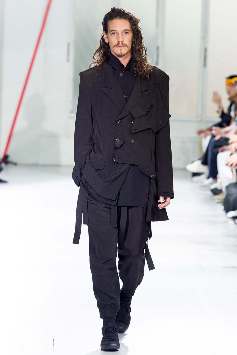 SPRING / SUMMER 2020 | Yohji Yamamoto (ヨウジヤマモト) Official Site