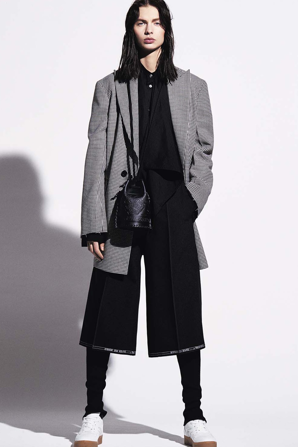 AUTUMN / WINTER 2018-19 | Yohji Yamamoto (ヨウジヤマモト) Official