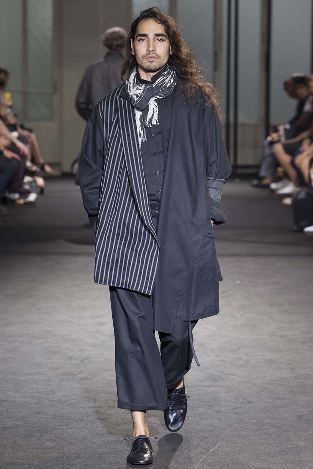 SPRING / SUMMER 2017 | Yohji Yamamoto (ヨウジヤマモト) Official Site