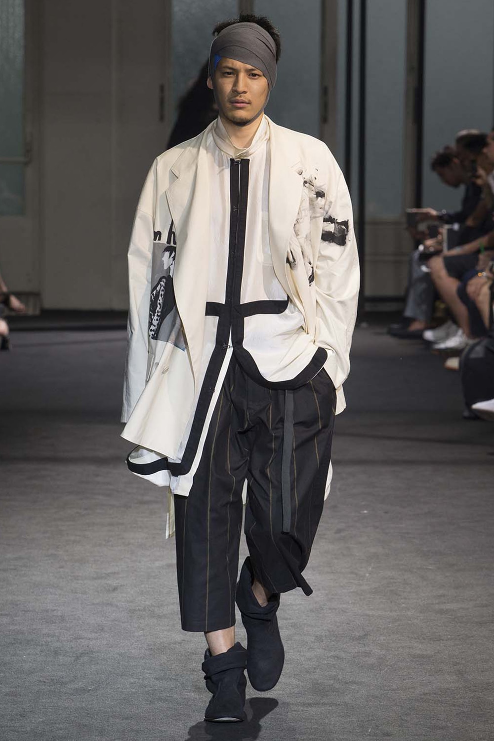 SPRING / SUMMER 2017 | Yohji Yamamoto (ヨウジヤマモト) Official Site