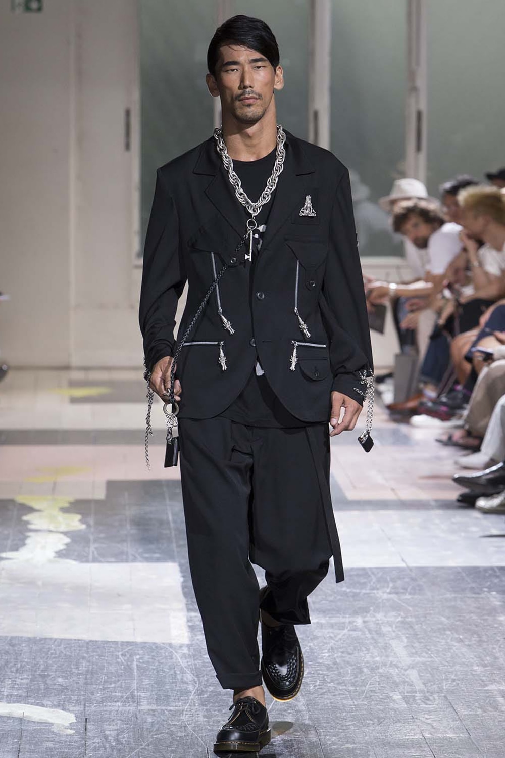LOOK 28