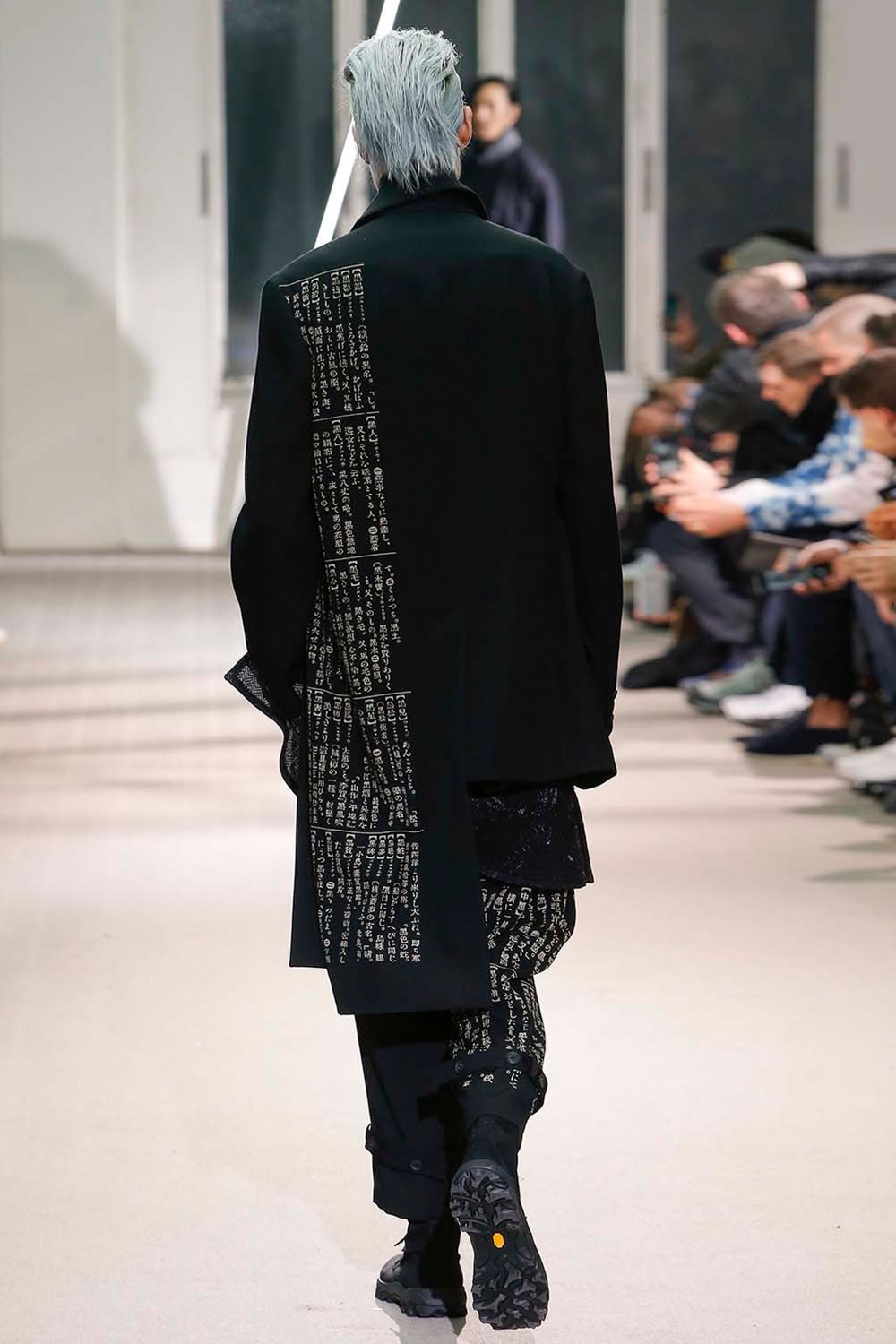 AUTUMN / WINTER 2019-20 | Yohji Yamamoto (ヨウジヤマモト) Official