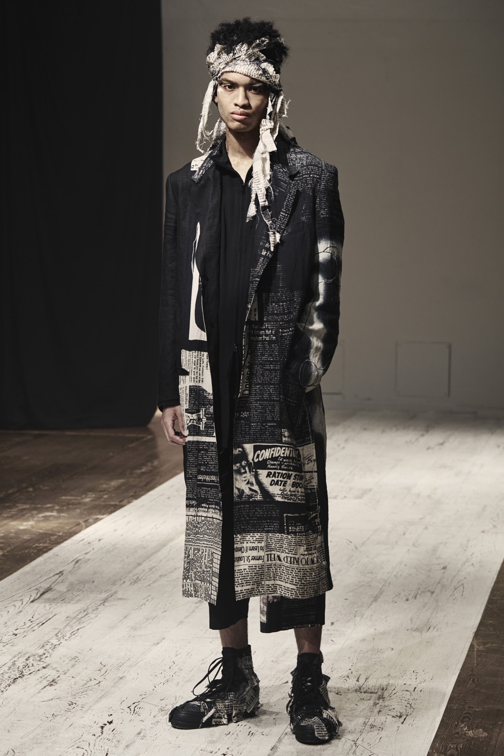 SPRING / SUMMER    Yohji Yamamoto ヨウジヤマモト Official Site