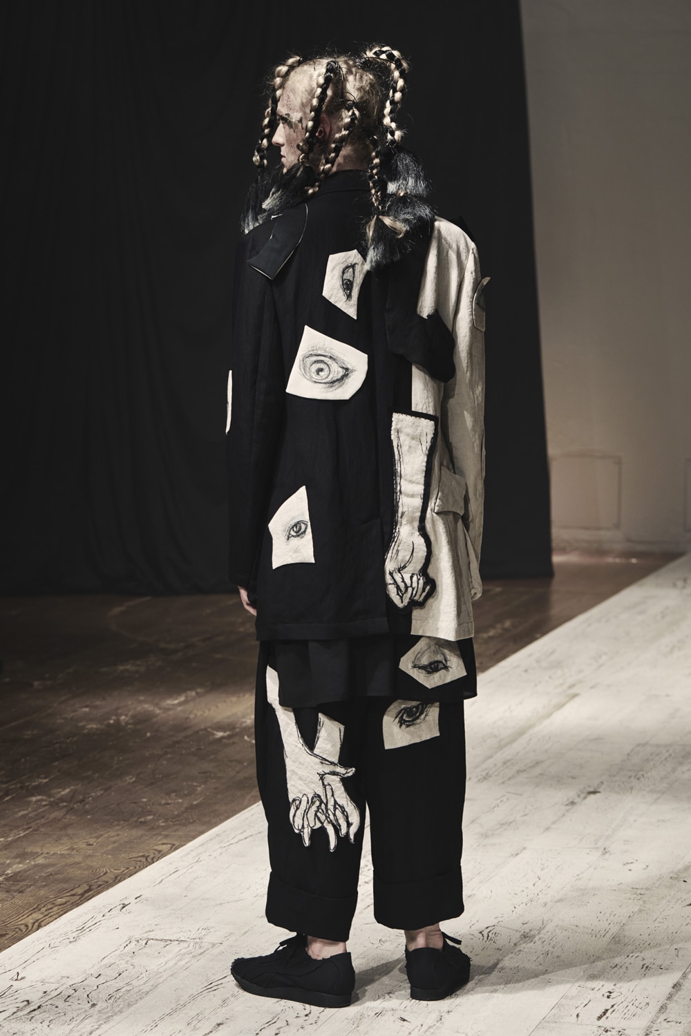 SPRING / SUMMER 2022 | Yohji Yamamoto (ヨウジヤマモト) Official Site