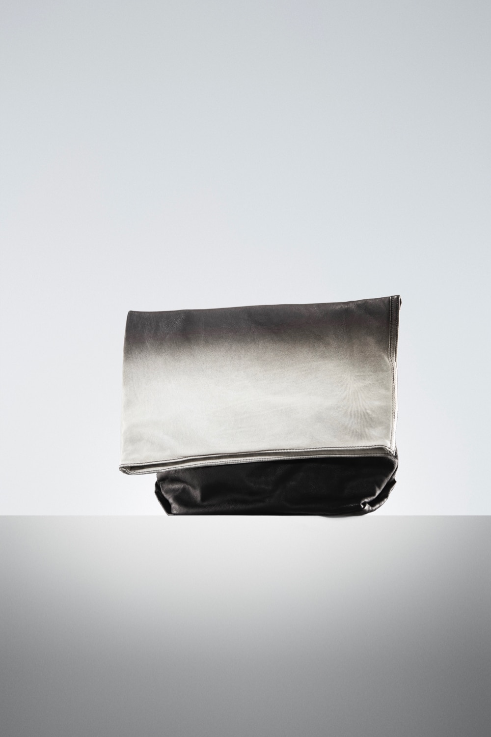 LOOK TORCHON CLUTCH