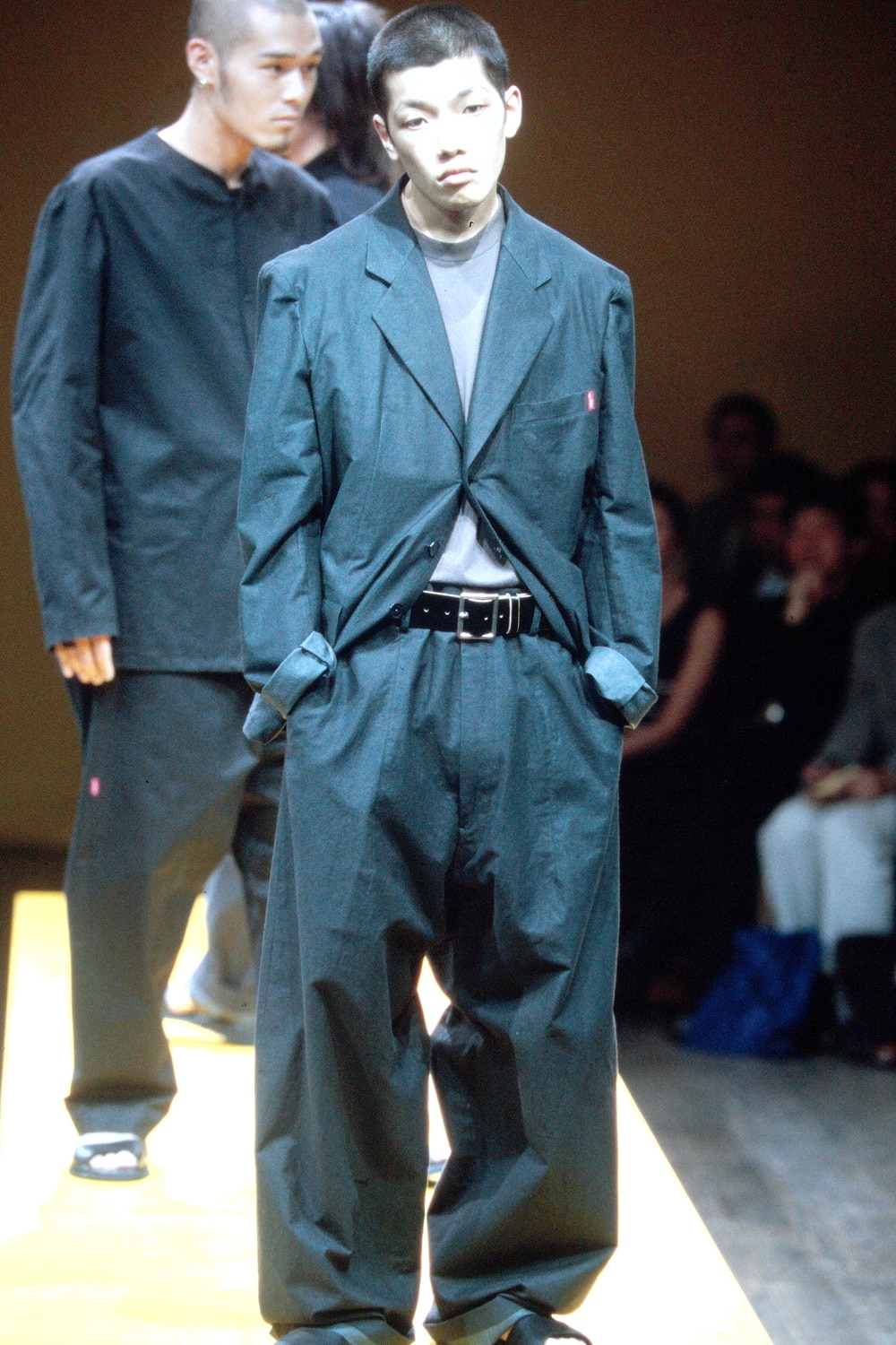 SPRING / SUMMER 2000 | Yohji Yamamoto (ヨウジヤマモト) Official Site