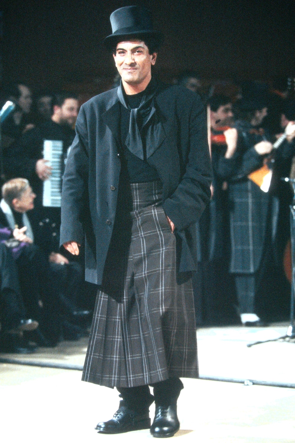 AUTUMN / WINTER 1999-2000 | Yohji Yamamoto (ヨウジヤマモト