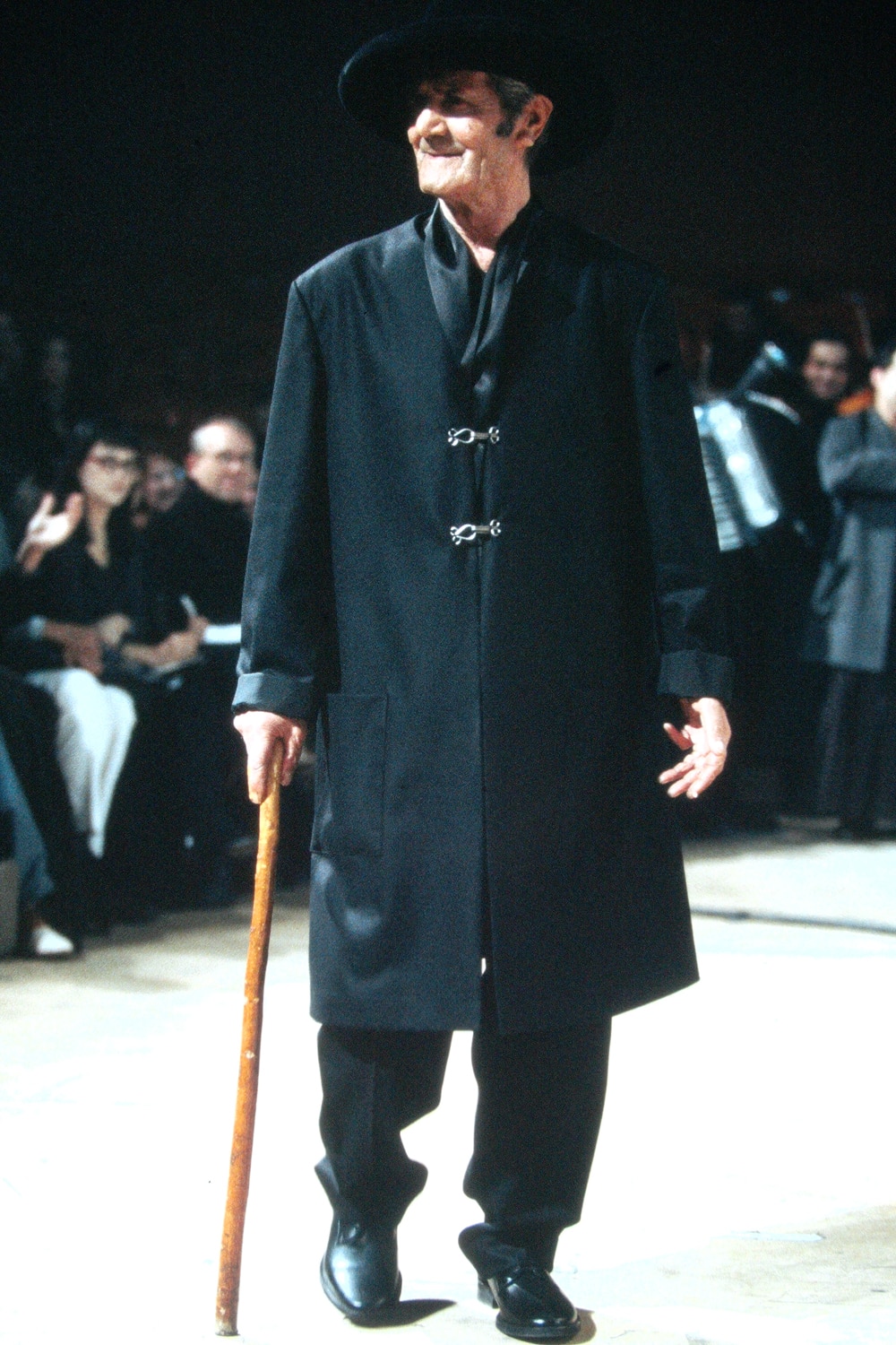 AUTUMN / WINTER 1999-2000 | Yohji Yamamoto (ヨウジヤマモト 