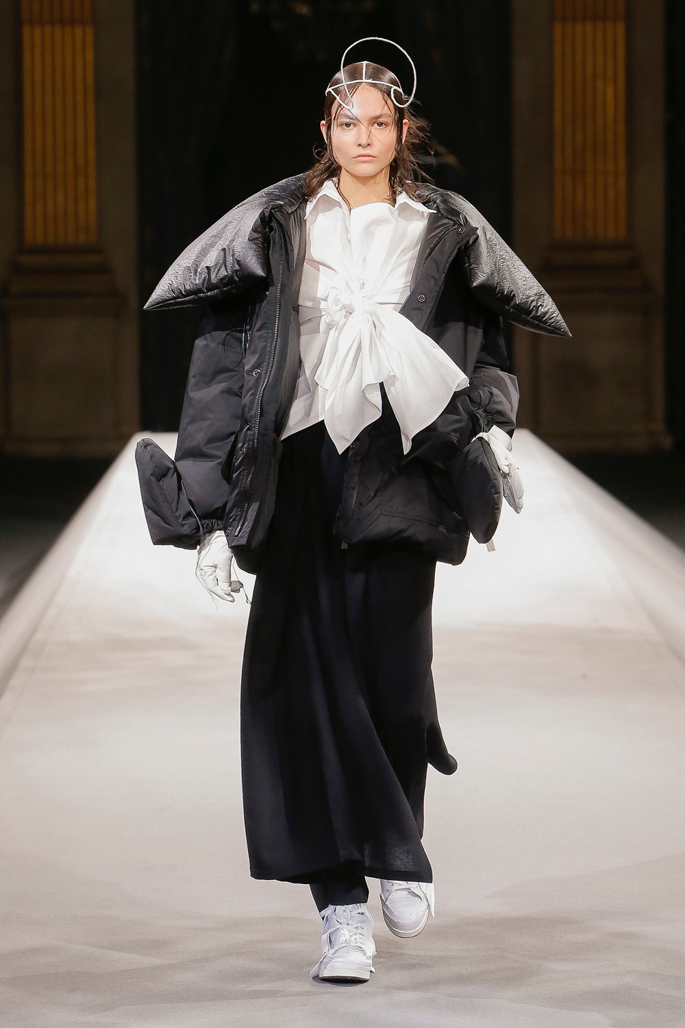 AUTUMN / WINTER 2022-23 | Yohji Yamamoto (ヨウジヤマモト) Official