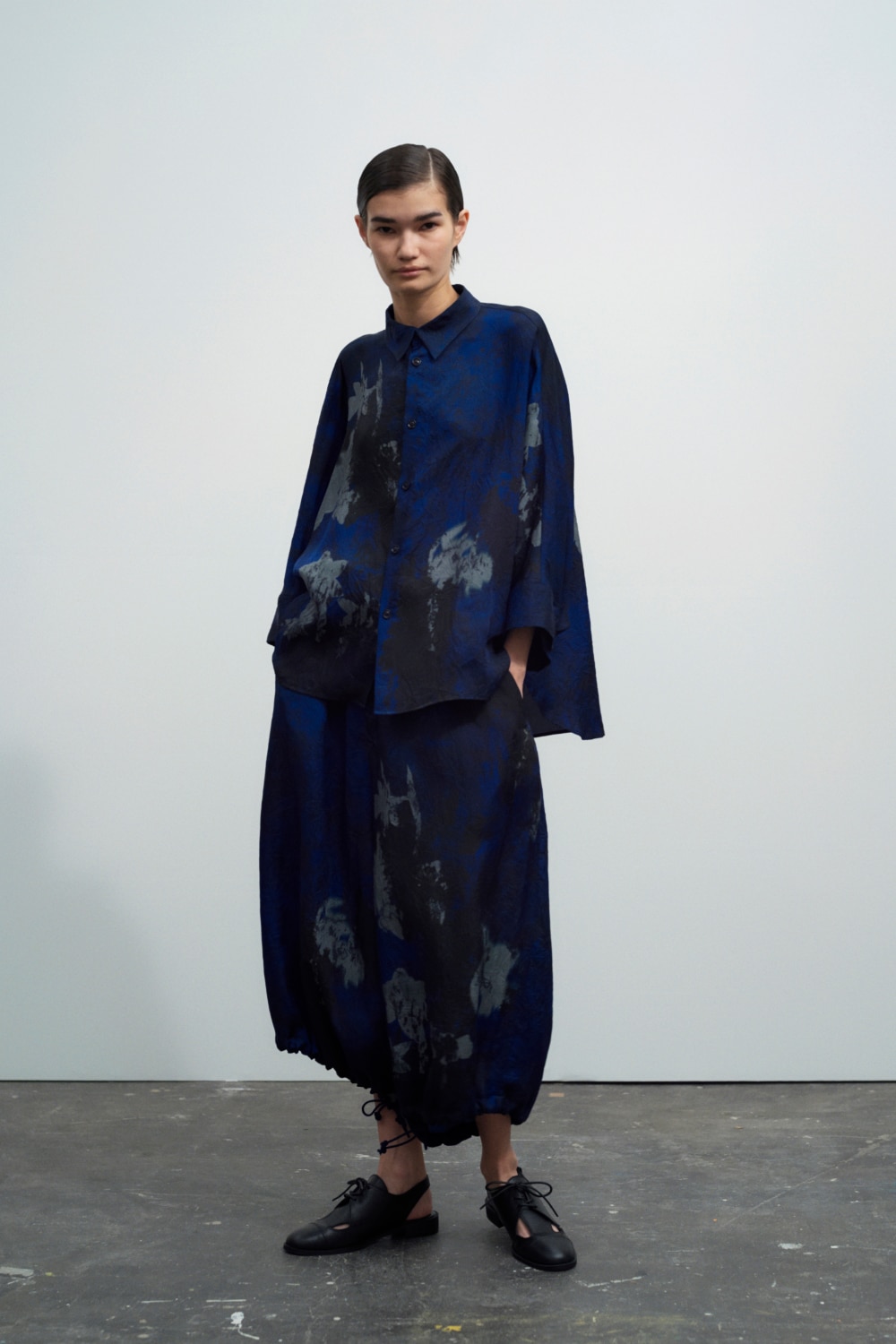 RESORT 2023 | Yohji Yamamoto (ヨウジヤマモト) Official Site