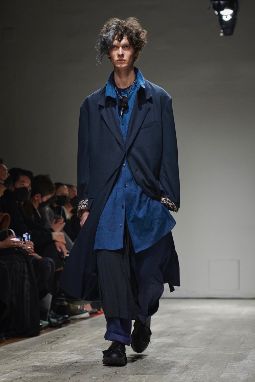 SPRING / SUMMER 2023 | Yohji Yamamoto (ヨウジヤマモト) Official Site