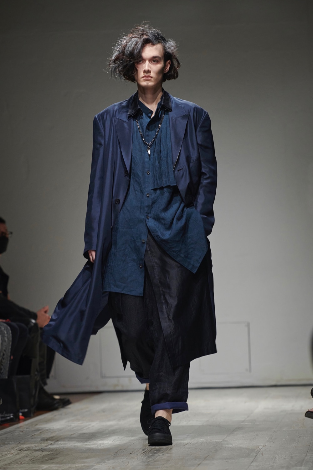 SPRING / SUMMER 2023 | Yohji Yamamoto (ヨウジヤマモト) Official Site