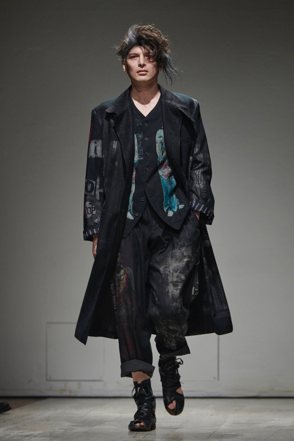 SPRING / SUMMER 2023 | Yohji Yamamoto (ヨウジヤマモト) Official Site