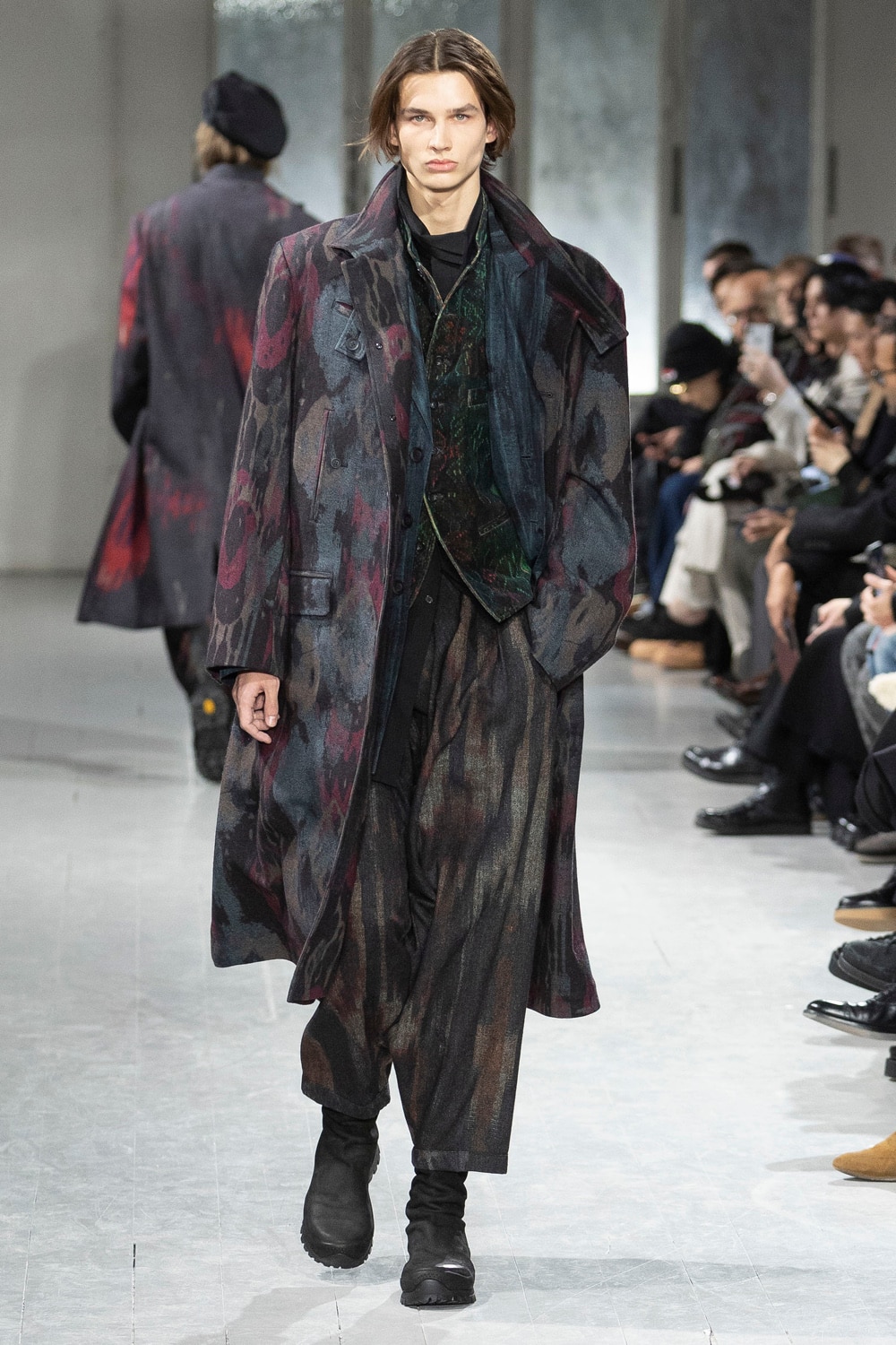 AUTUMN / WINTER 2023-24 | Yohji Yamamoto (ヨウジヤマモト) Official