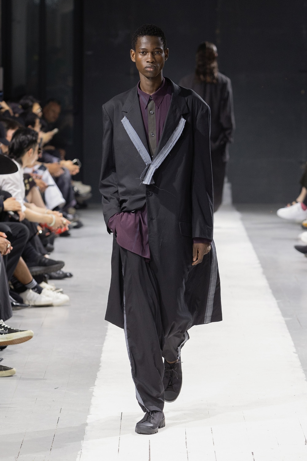 SPRING / SUMMER 2024 | Yohji Yamamoto (ヨウジヤマモト) Official Site SPRING / SUMMER 2024 | Yohji Yamamoto (ヨウジヤマモト) Official Site