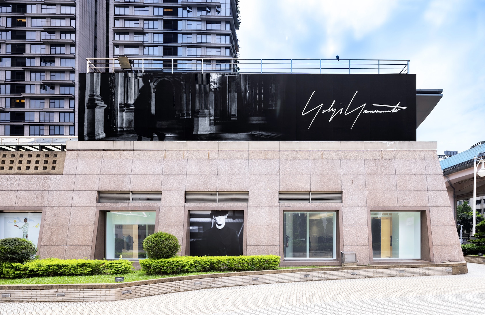 Yohji Yamamoto Taiwan Taipei Breeze Center<br>-NEW STORE OPEN-