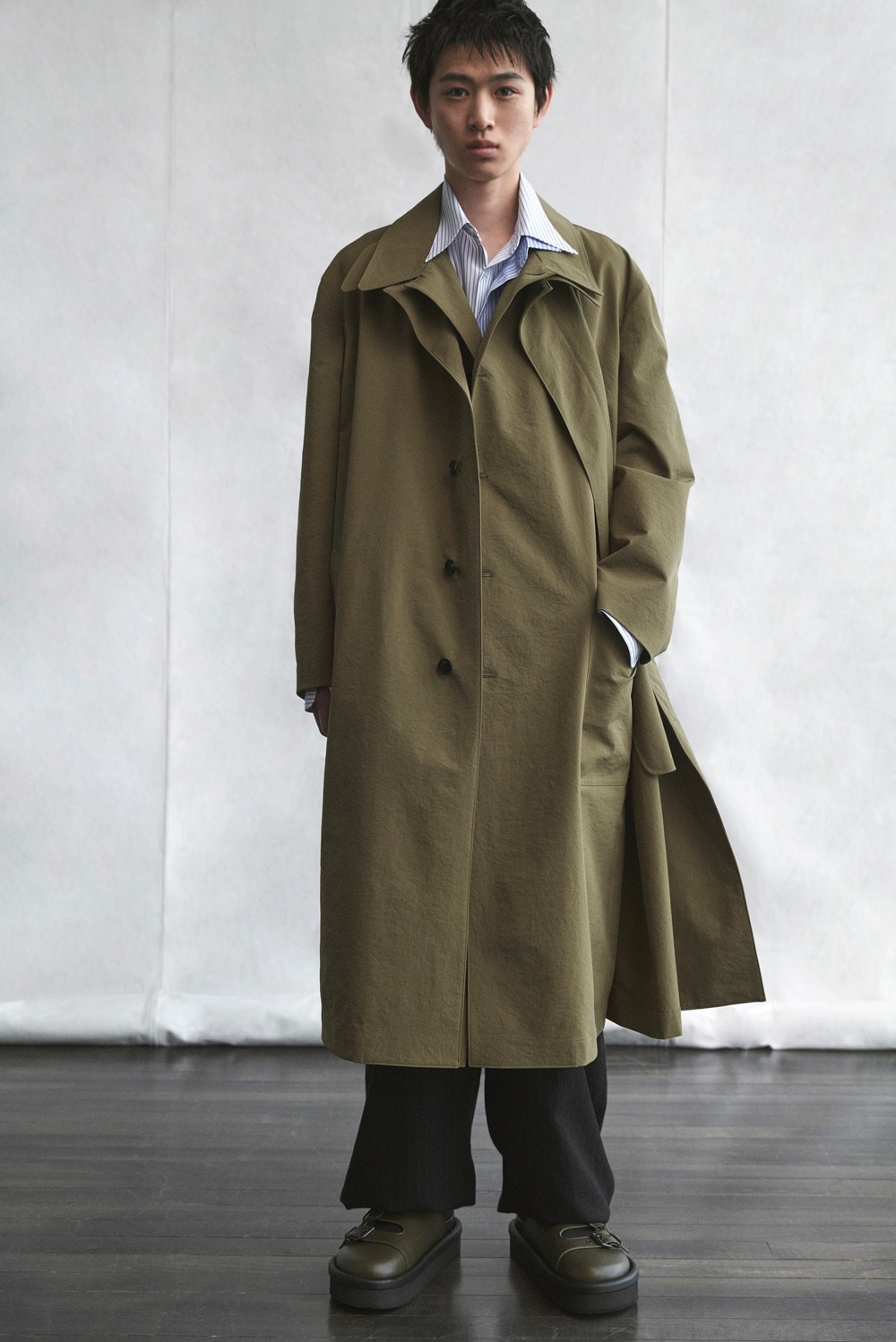 LOOK 27