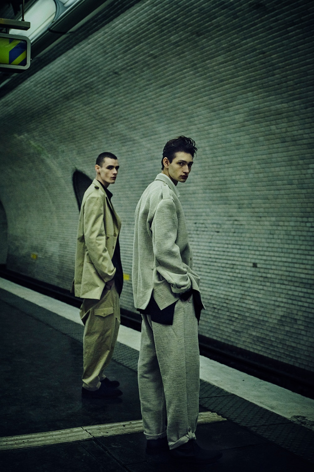 LOOK 08