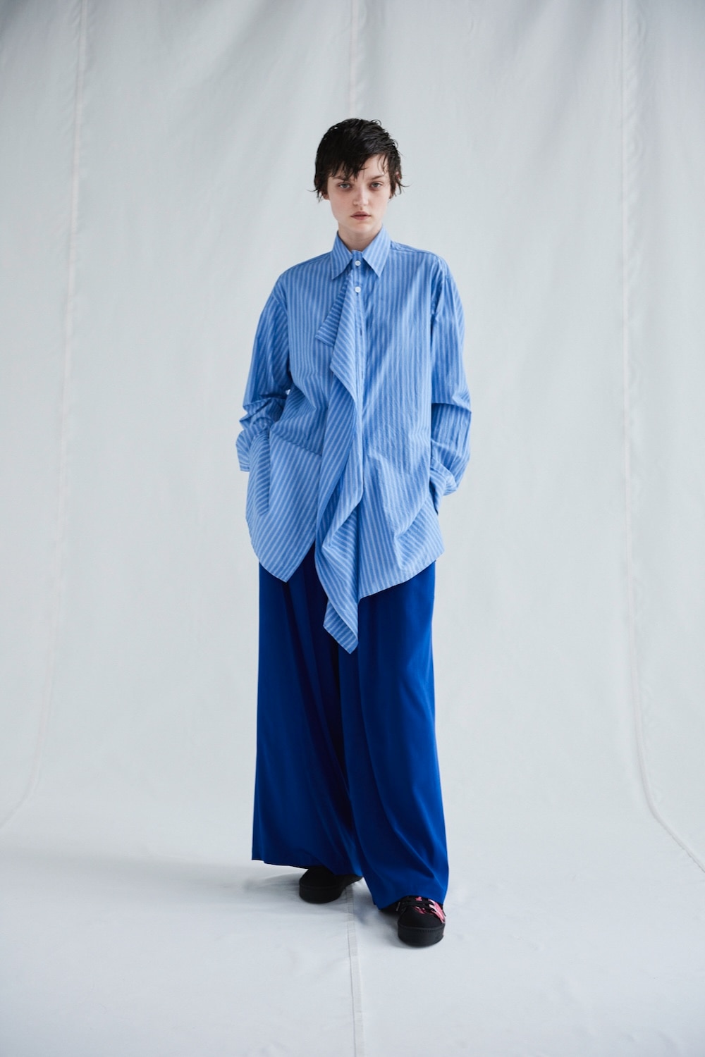 LOOK 22