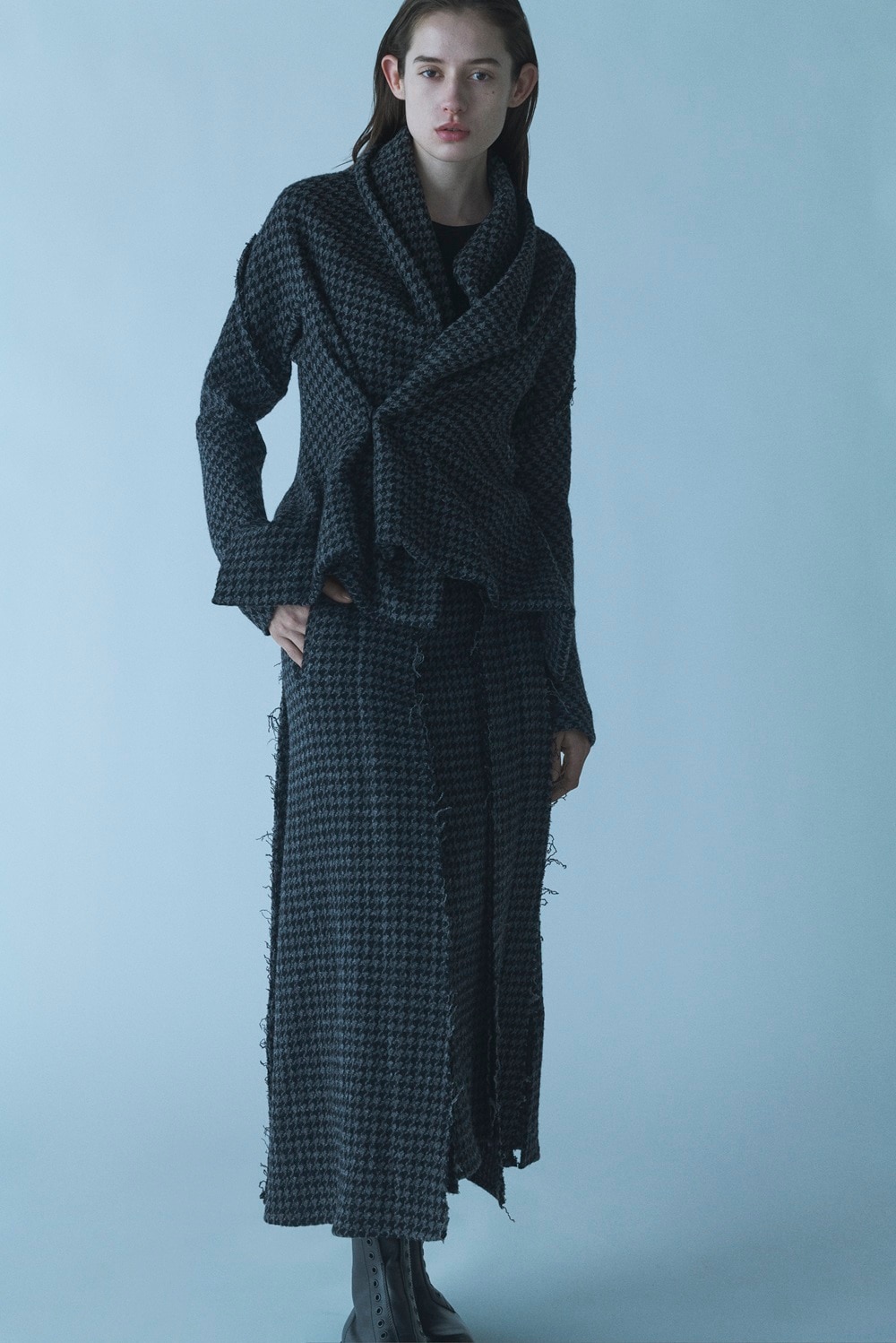 LOOK 02