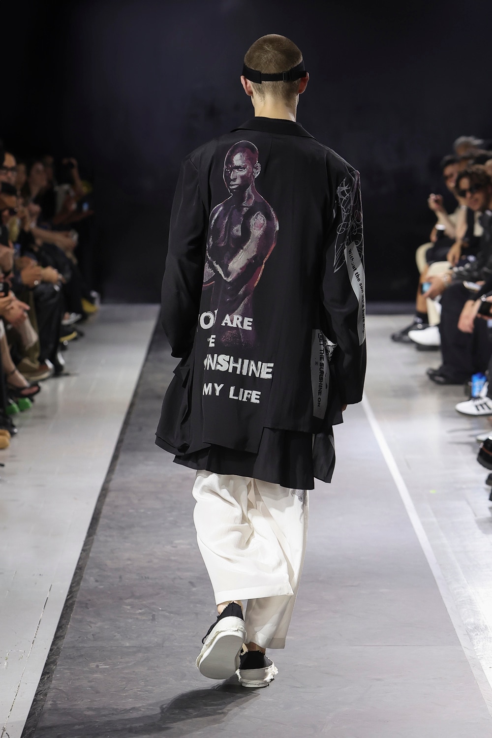 LOOK 03