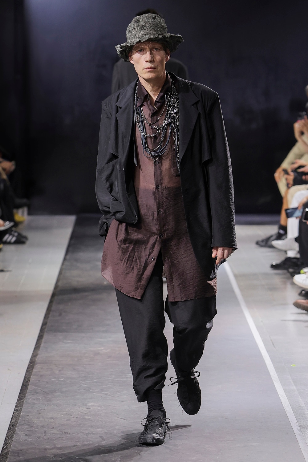 LOOK 18