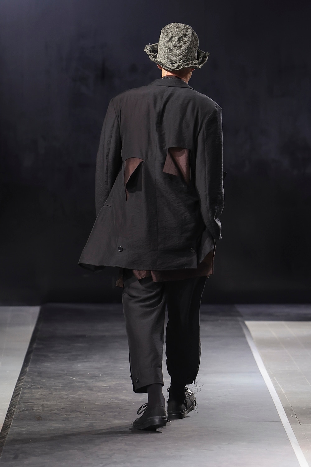 LOOK 18