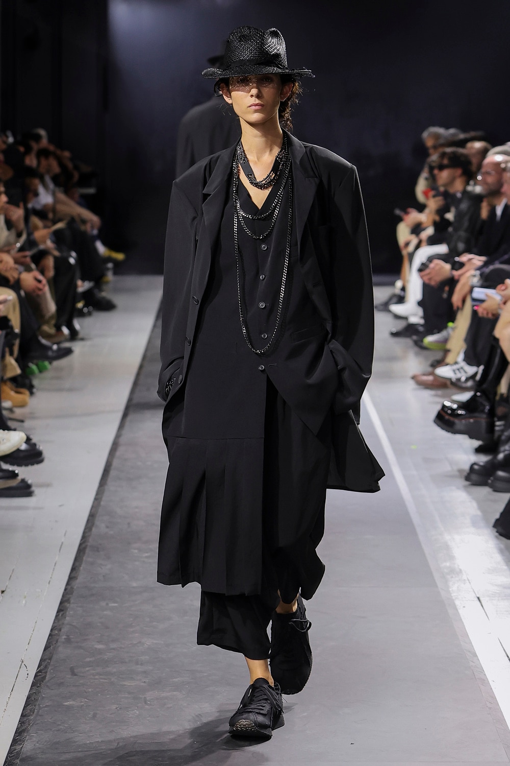 LOOK 23