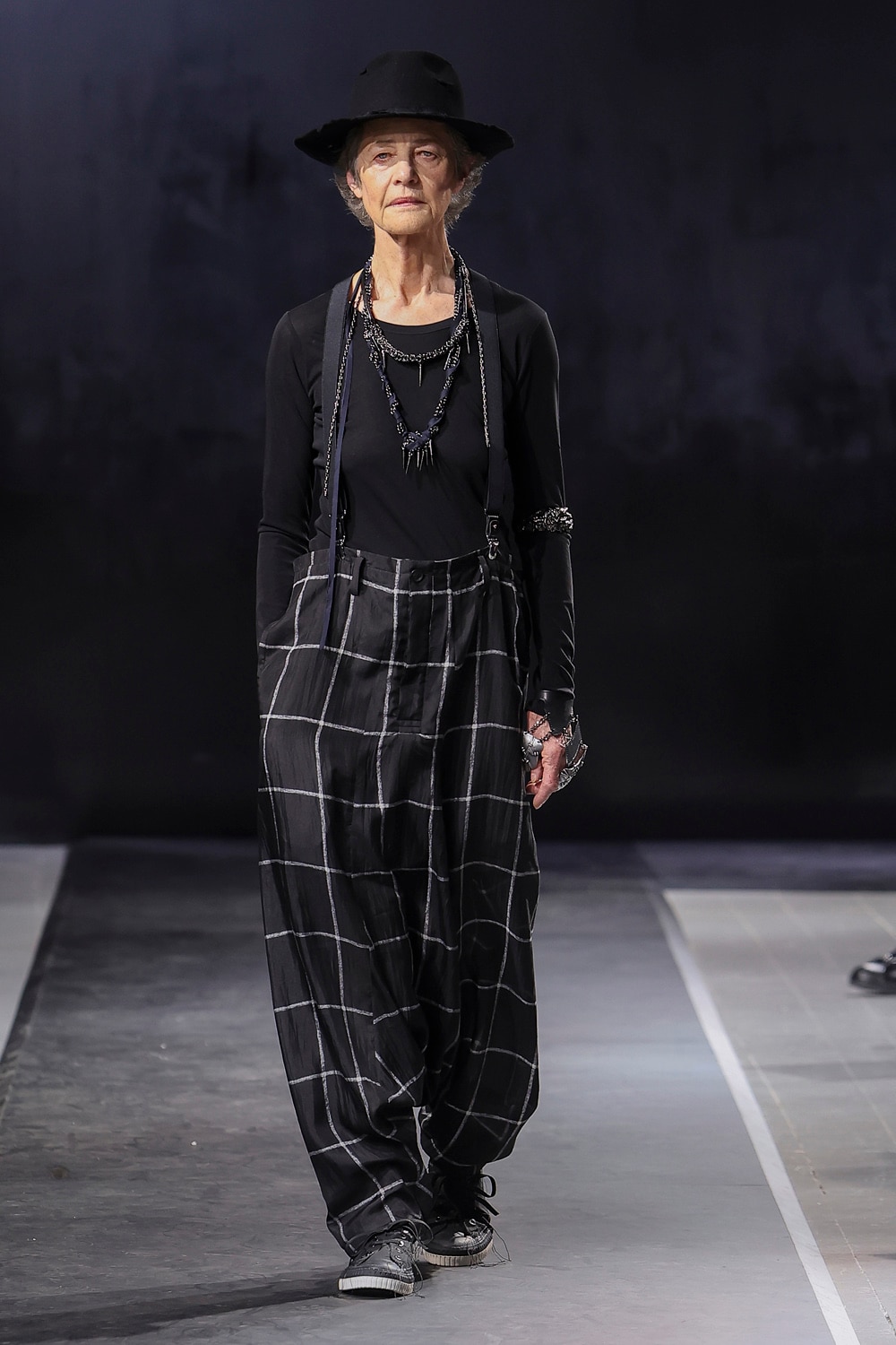 LOOK 26