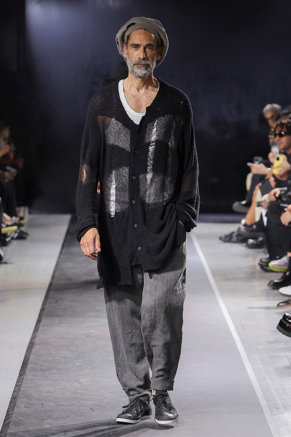 LOOK 27