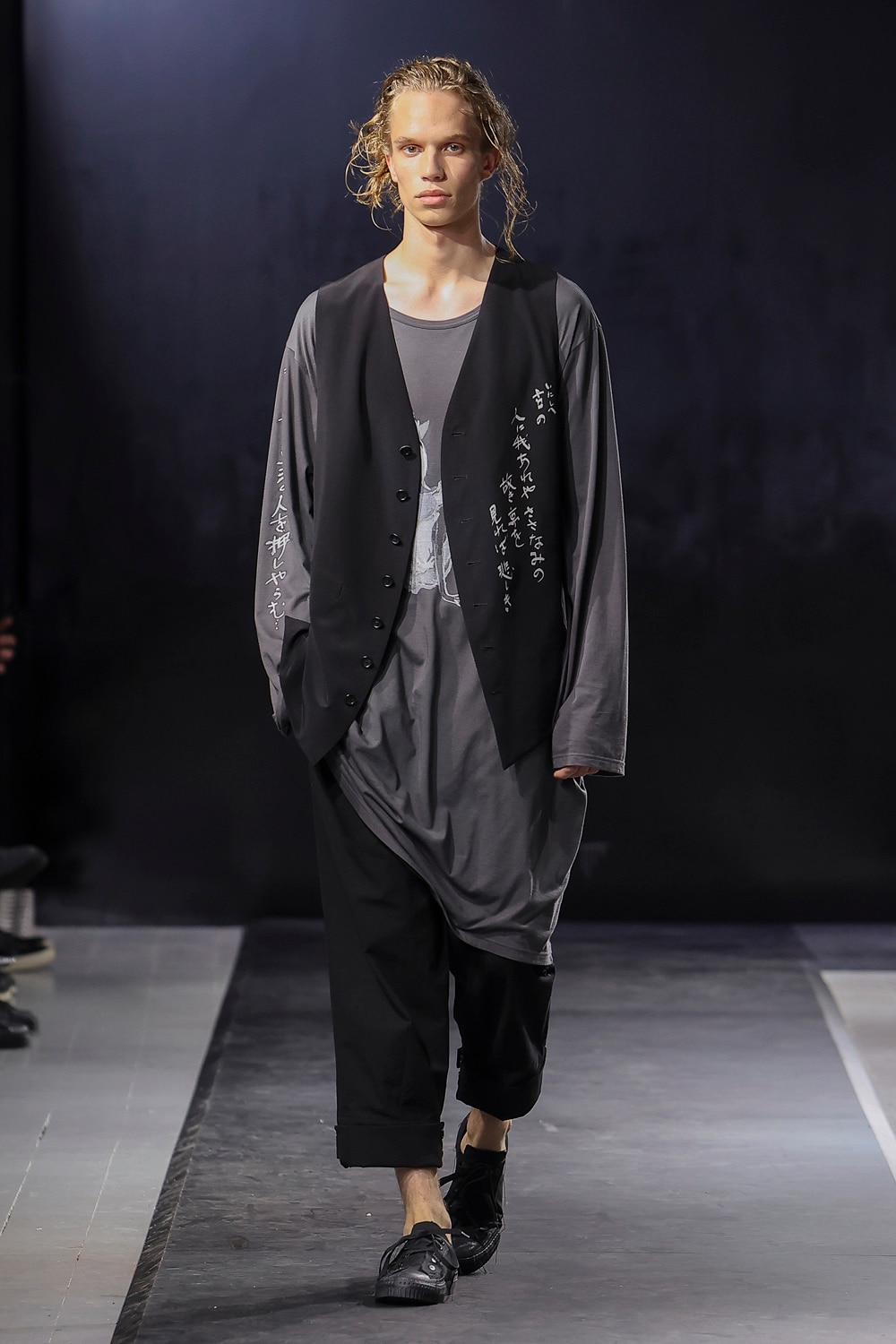LOOK 34