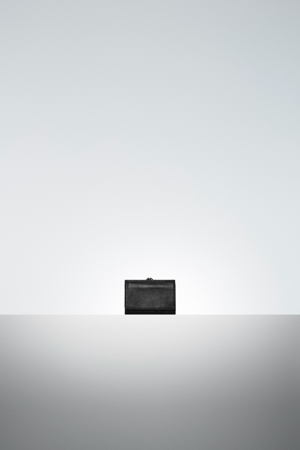 LOOK Clasp trifold wallet