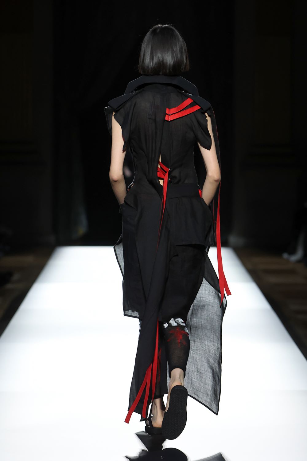 LOOK 01