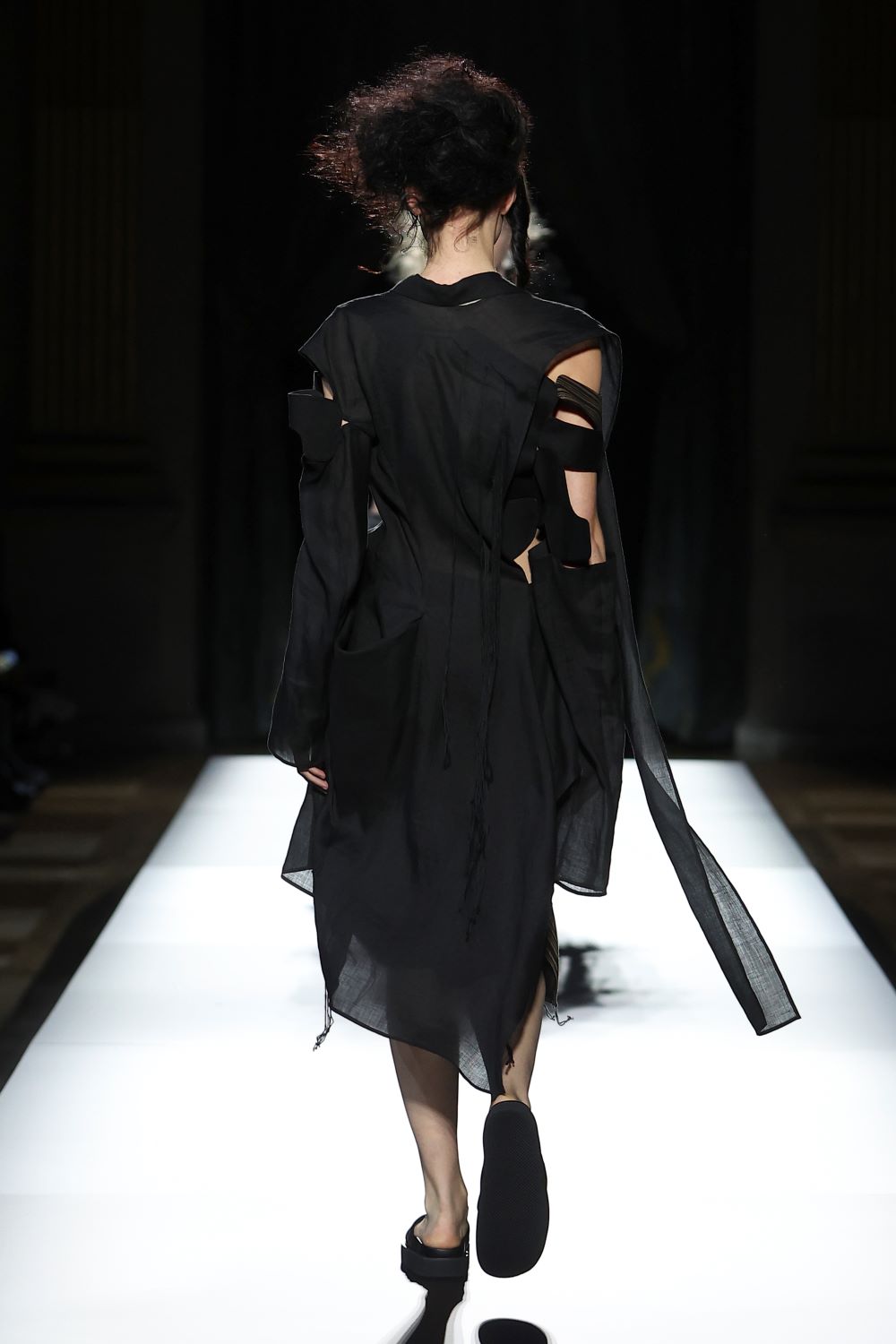 LOOK 04