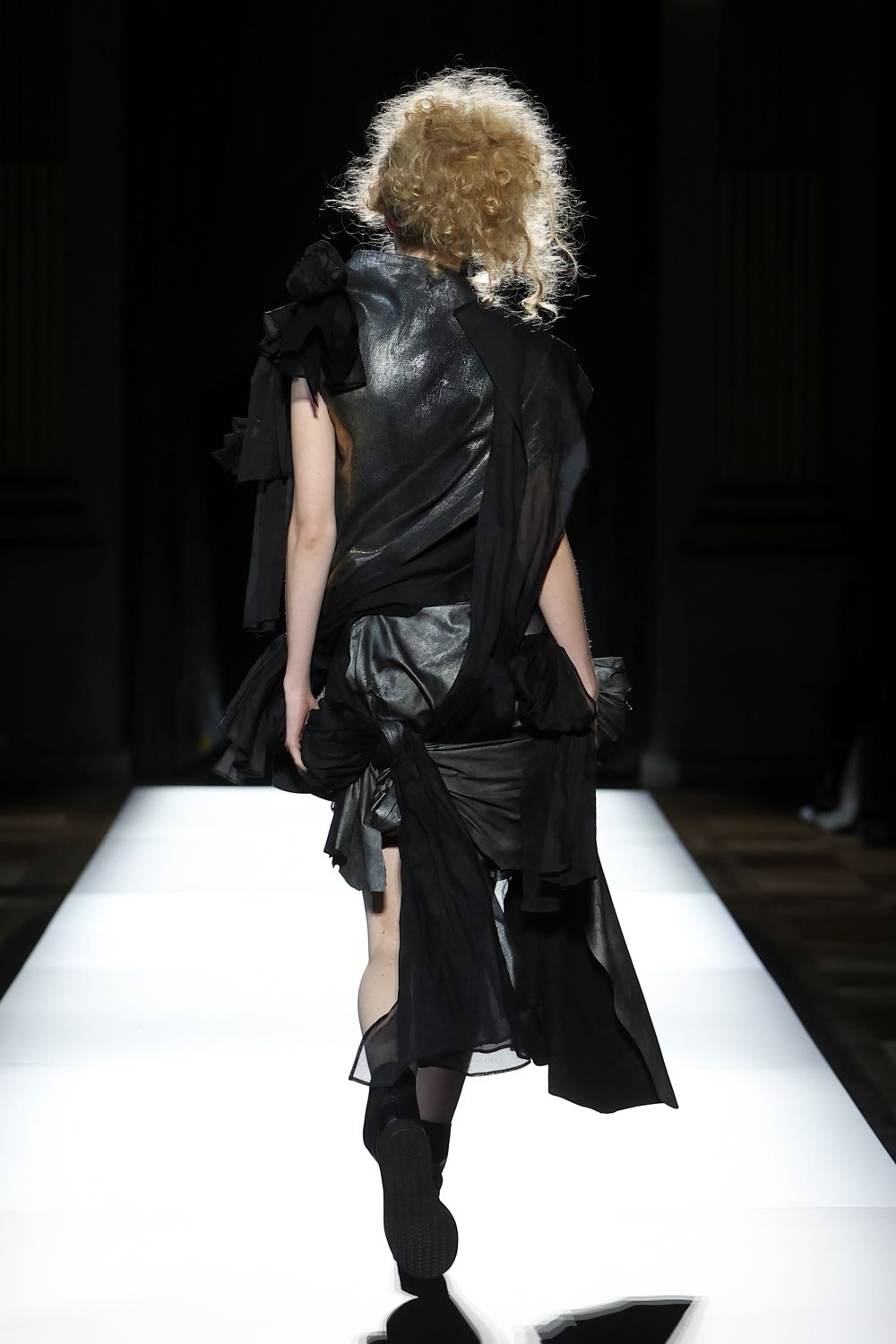 LOOK 05
