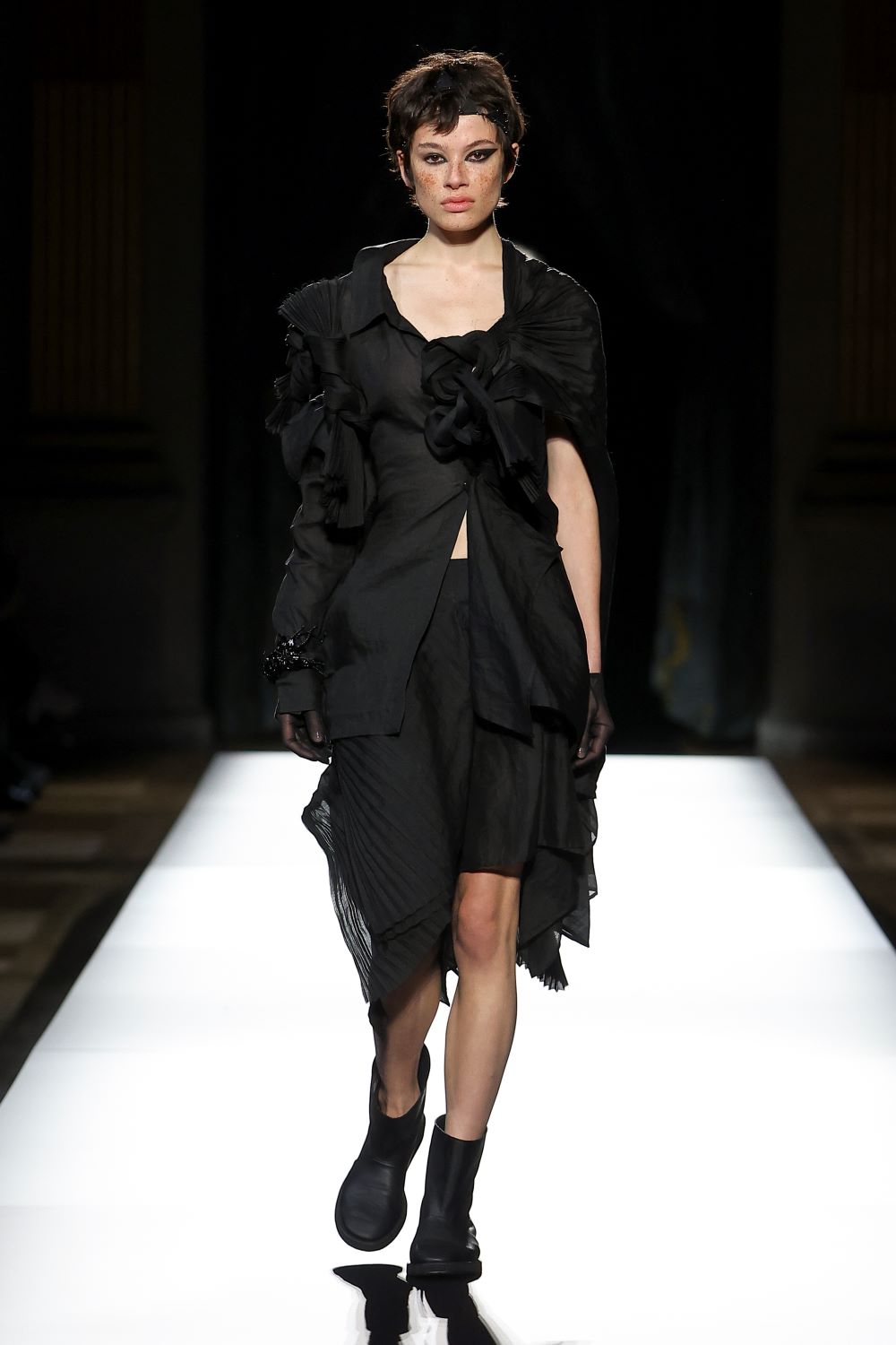 LOOK 06