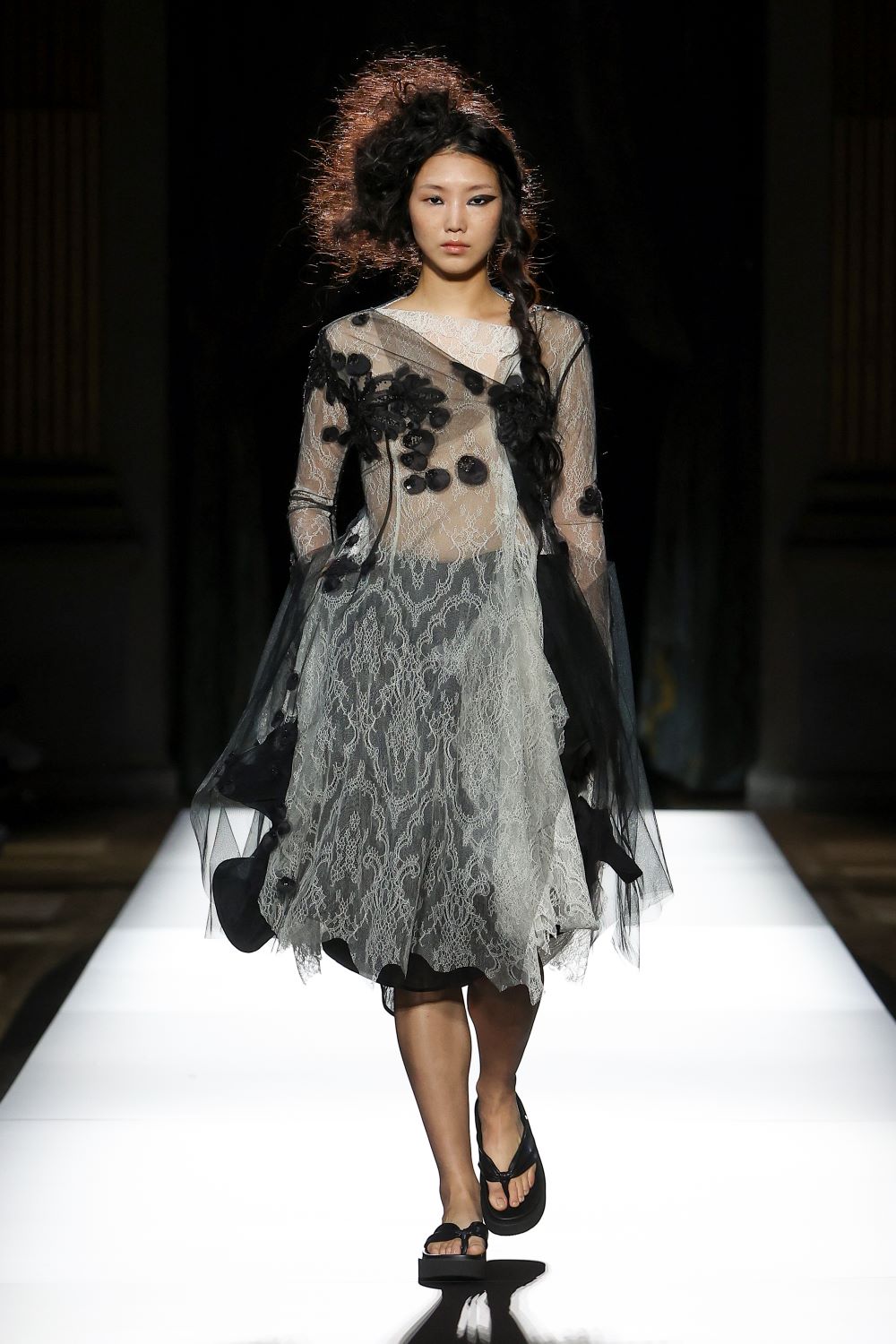 LOOK 08